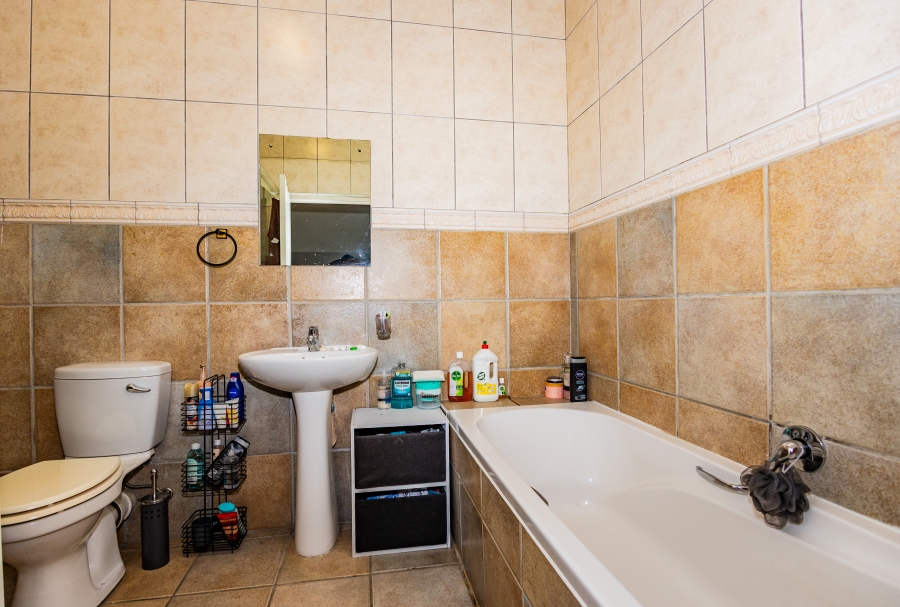 2 Bedroom Property for Sale in Rosendal Western Cape